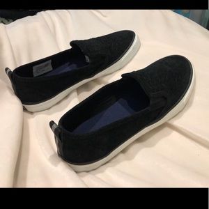 Sperry Seaside Perforated Slip-On Sneaker. Size 8.